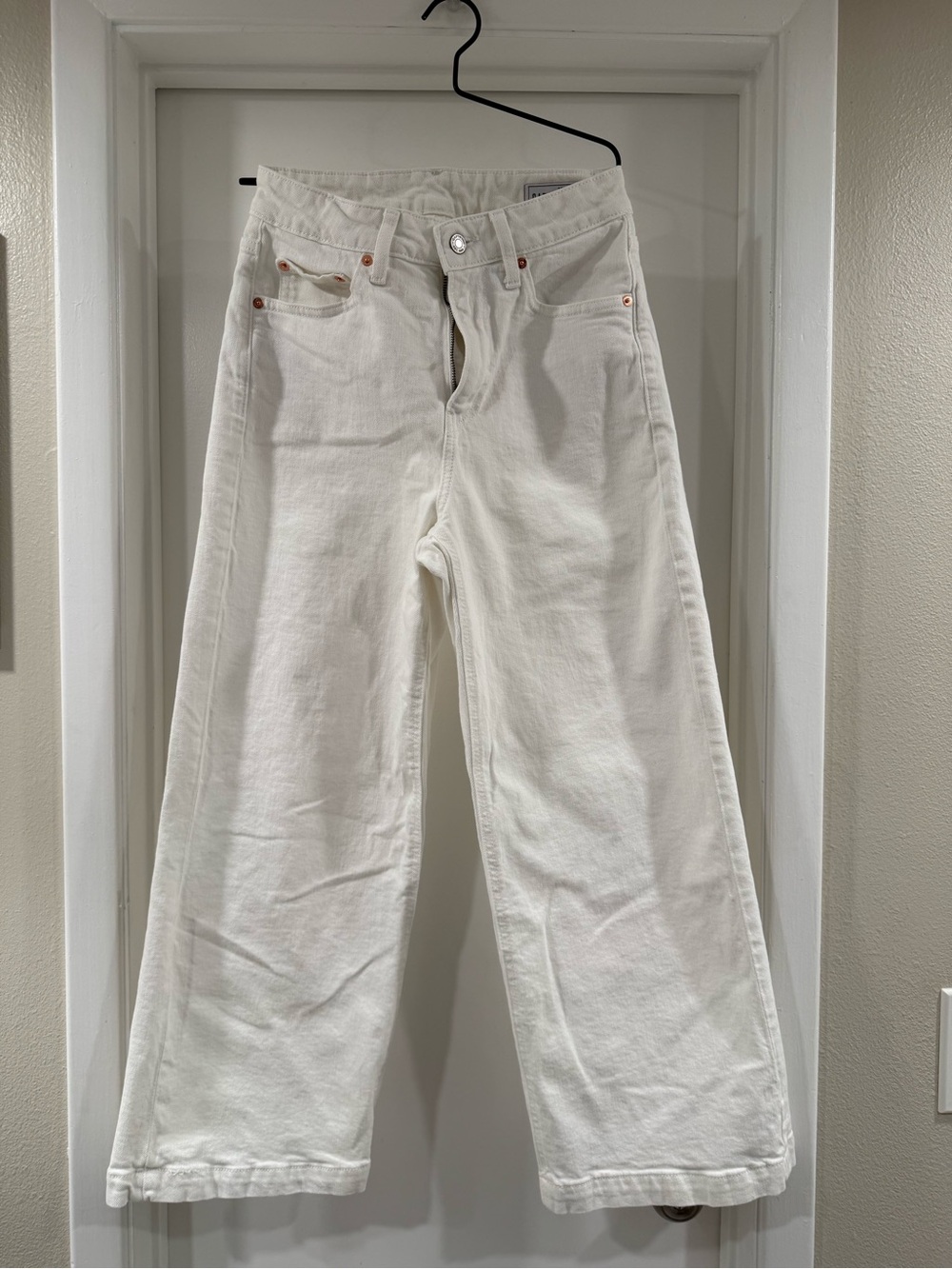 Gap Wide Leg Ankle White Jeans size 4